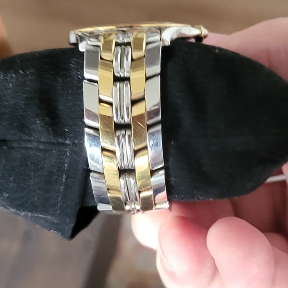 Fendi Watch - Picture 5 of 7